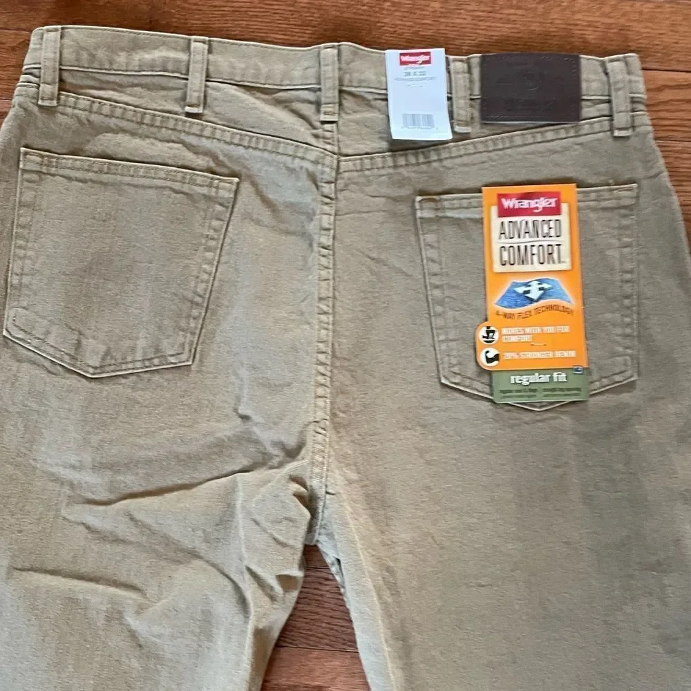 BEIGE WRANGLER STRAIGHT LEG REGULAR FIT ADVANCED COMFORT JEANS 38 X 32